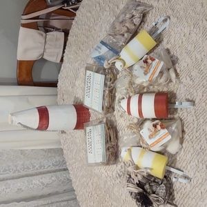 Collection of 10 nautical style decorations